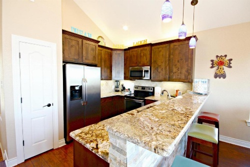 Wine Down Lake Escape Home image 12